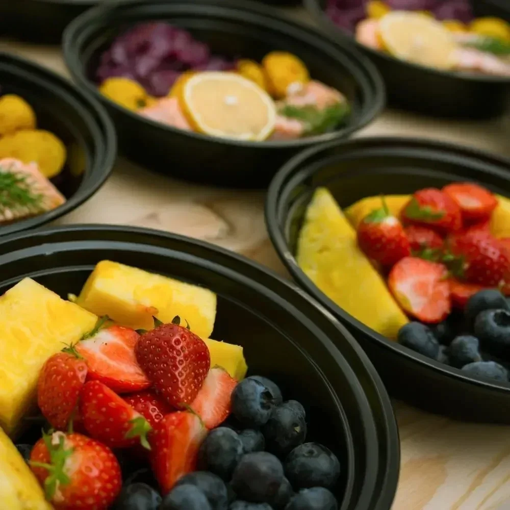 حاويات طعام بلاستيكية بأغطية ، - مراجعة Meal Prep Lunch وسعره